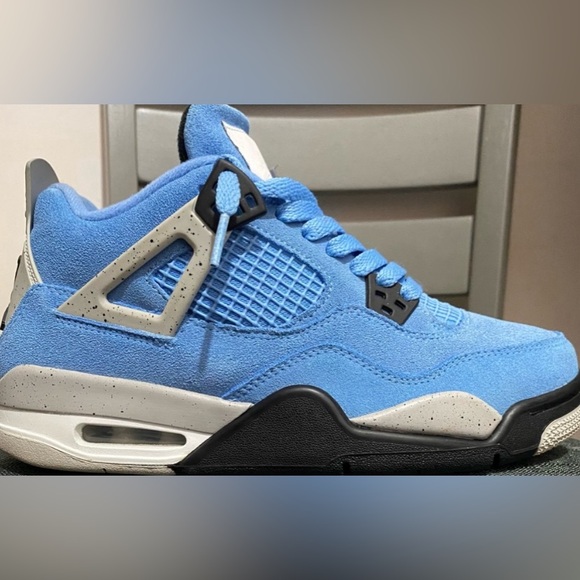 Jordan 4s - Picture 3 of 6
